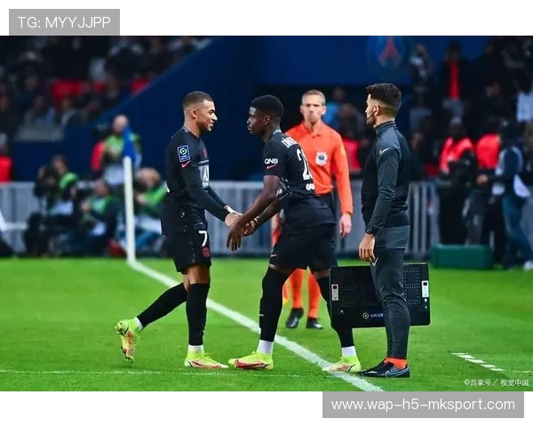 巴黎圣日耳曼调整战术布局:出售锋线替补,力补中场短板 巴黎圣日耳曼调整战术布局:出售锋线替补,力补中场短板