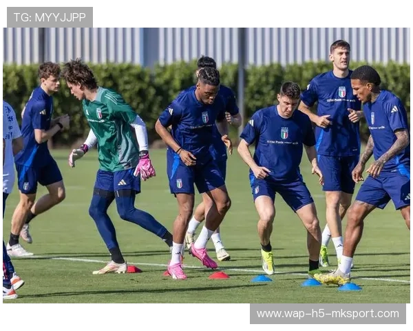 球员在友谊赛后回到俱乐部并参与核心训练，球员在友谊赛后回到俱乐部并参与核心训练英文