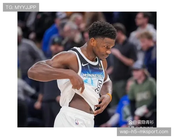 爱德华兹超级战斧隔扣！明尼苏达森林狼新狼王腾空而起🐺